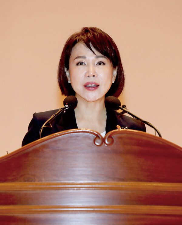 '추미애 눈치 보나' 권익위 해명 진땀…