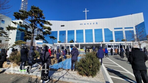예장고신, 부산 세계로교회 감쌌다…